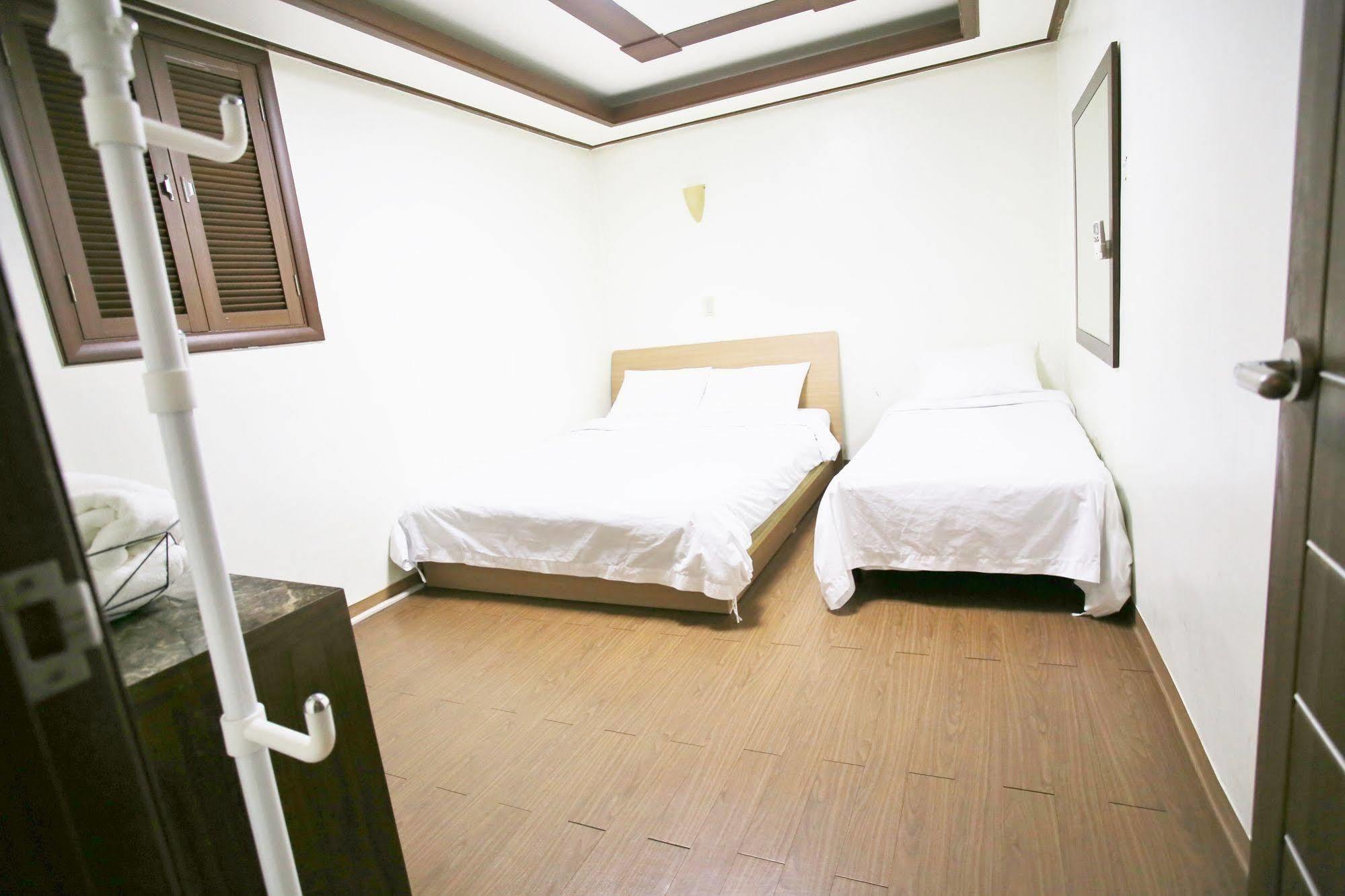 Albergue Sinchon Sisters Seul